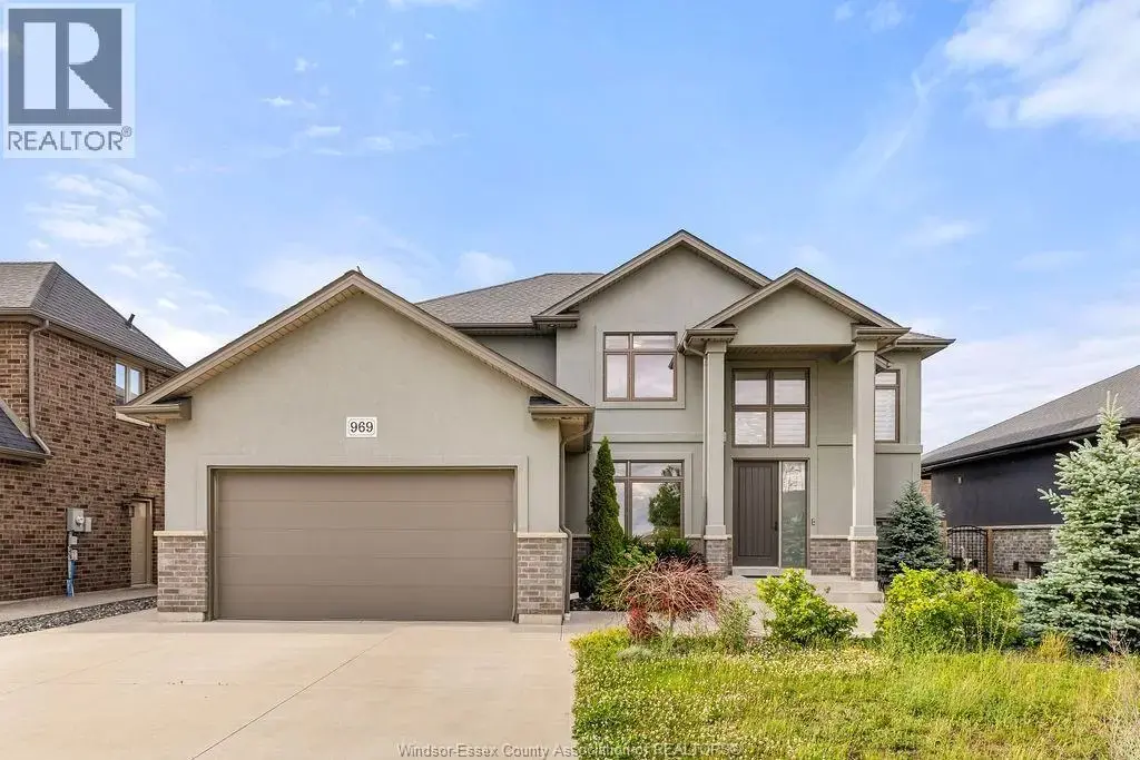 969 Westwood Drive, Lakeshore